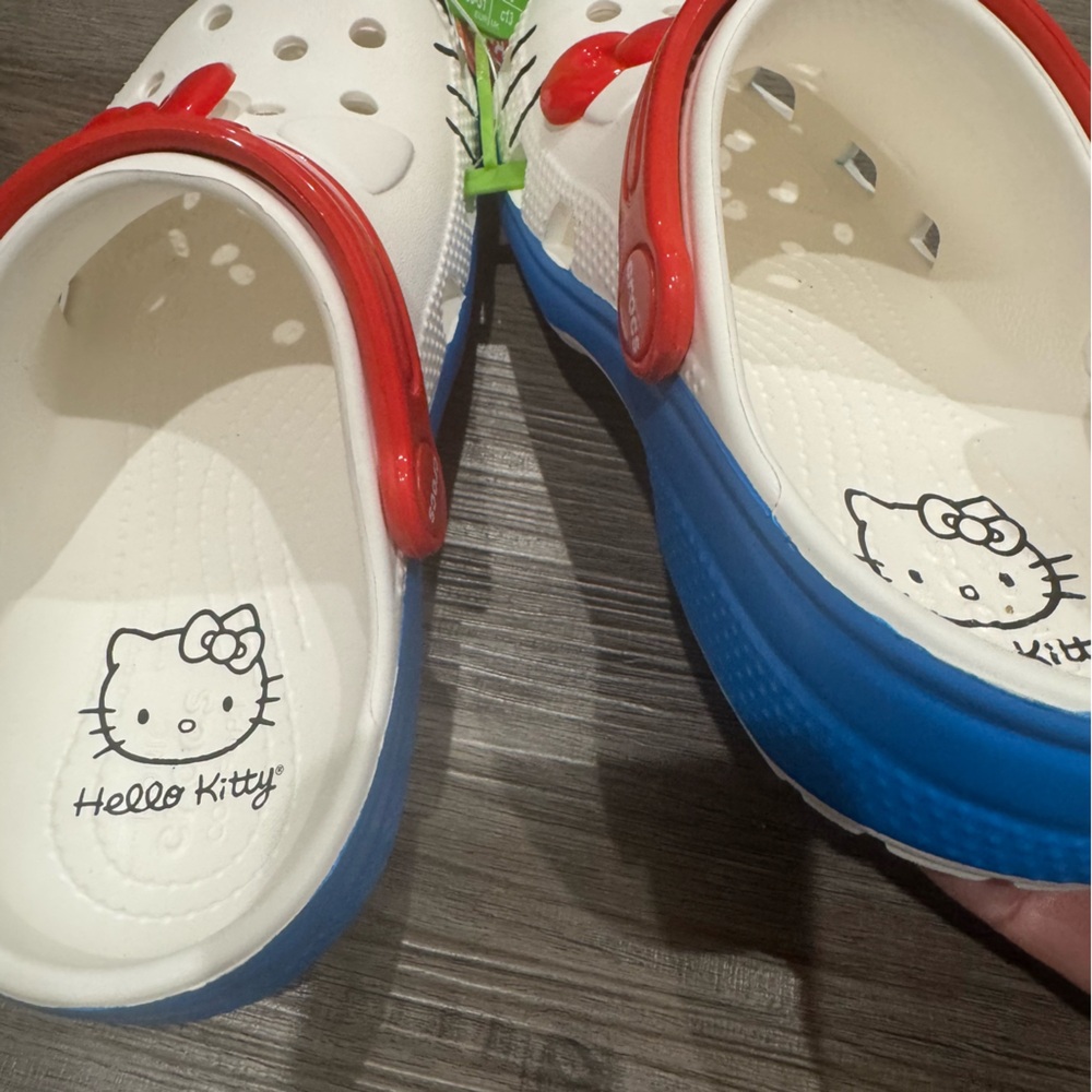 CROCS Hello Kitty I Am Classic White Clog Mules - Picture 6 of 12